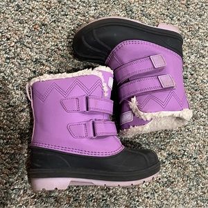 Girls purple winter snow boots size 10